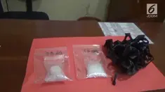 Seorang ibu hamil dipergoki petugas rutan saat akan menyelundupkan narkoba untuk suaminya yang jadi penghuni rutan.