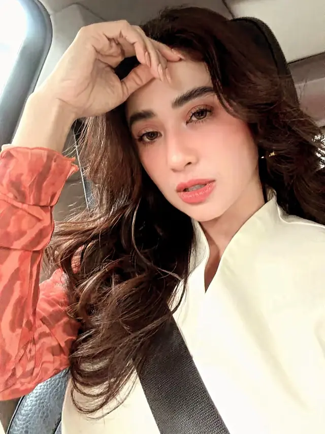 Dewi Perssik