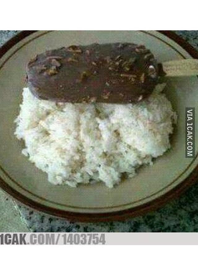 6 Potret Nasi Campur Lauk Nyeleneh Ini Cuma Ada di Indonesia