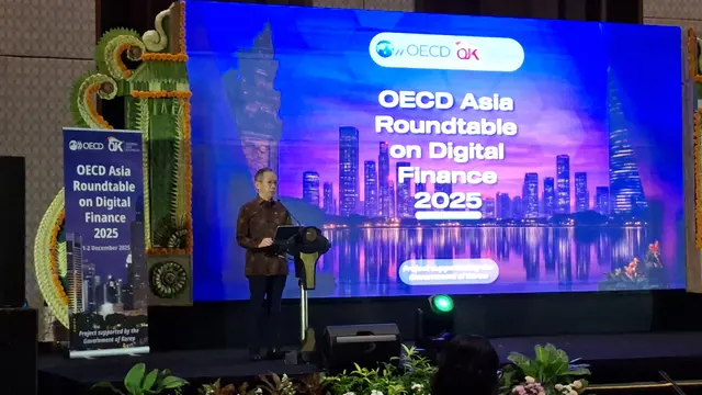 Ketua Dewan Komisioner OJK, Mahendra Siregar di acara OECD Asia Roundtable on Digital Finance 2025, di Bali Beach Convention Center, Sanur, Bali, Senin (1/12/2025). (Foto: Liputan6.com/Arief RH)