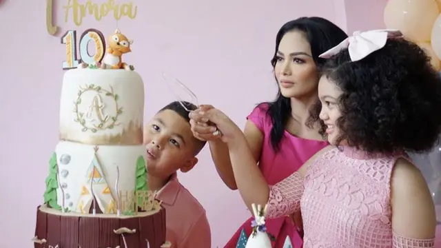 Momen Perayaan Ultah Amora Lemos yang ke-10, Tanpa Kehadiran Sang Ayah