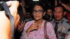 Aktris Jajang C. Noer menyambangi Kantor Komisi Pemberantasan Korupsi (KPK) untuk memberikan dukungan untuk KPK, Jakarta, Rabu, (18/02/15). (Liputan6.com/Faisal R Syam)