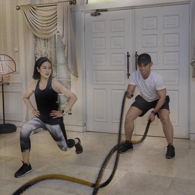 7 Momen Seru Pasangan Selebriti Saat Olahraga Bersama