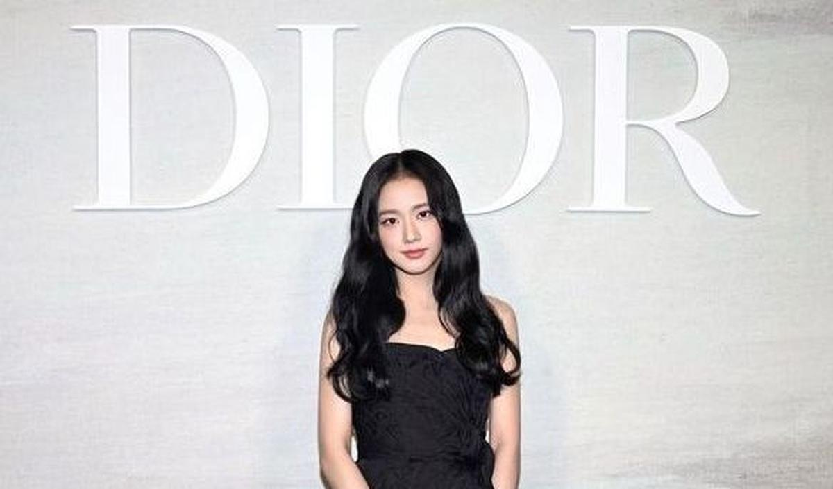 Sebut saja Dior, yang menggandeng Jisoo Blackpink sebagai Brand Ambassador nya.