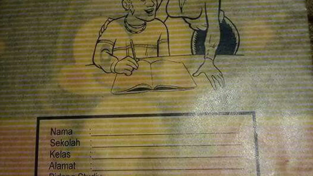 Sampul Buku Tulis Porno
