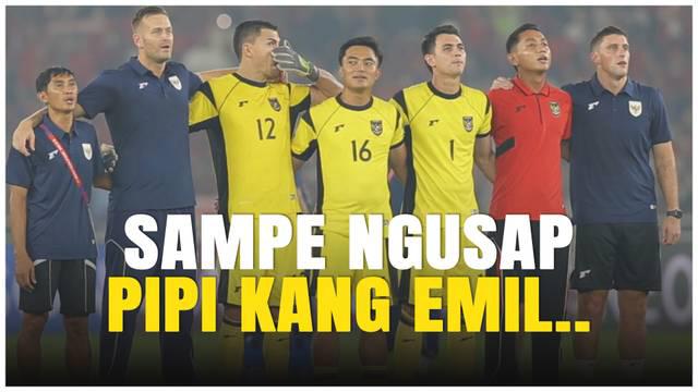Emil Audero dan para kiper Timnas Indonesia mempersembahkan sebuah momen khidmat saat menyanyikan lagu "Tanah Air" dengan penuh semangat dan penghayatan.