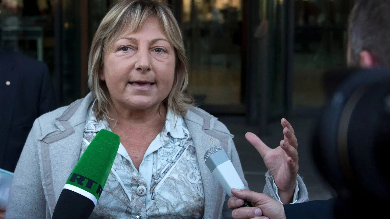 Natacha Bouchart, Wali Kota Calais menerapkan larangan memberi makan pengungsi