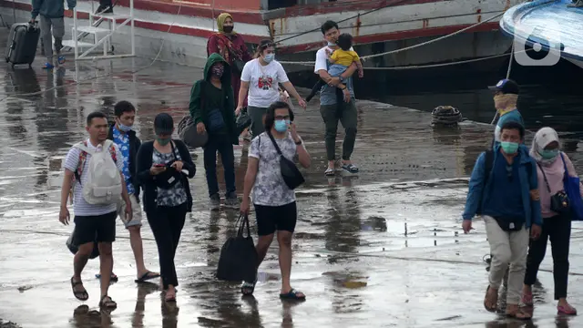Arus Balik Libur Tahun Baru dari Kepulauan Seribu