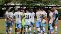 Persib B saat sesi latihan dipimpin pelatih Liestiadi. (Bola.com/Erwin Snaz)