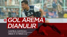 Berita video momen gol Arema FC dicetak Hamka Hamzah yang dianulir pada laga uji coba melawan Timnas Indonesia U-22 di Stadion Kanjuruhan, Malang, Minggu (10/2/2019).