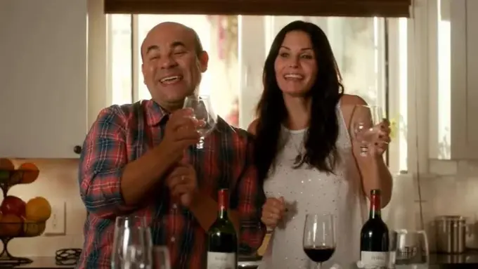 [Bintang] Inovasi Baru, Gelas Wine Unik Ini Bikin Kamu Ingin Minum Terus!