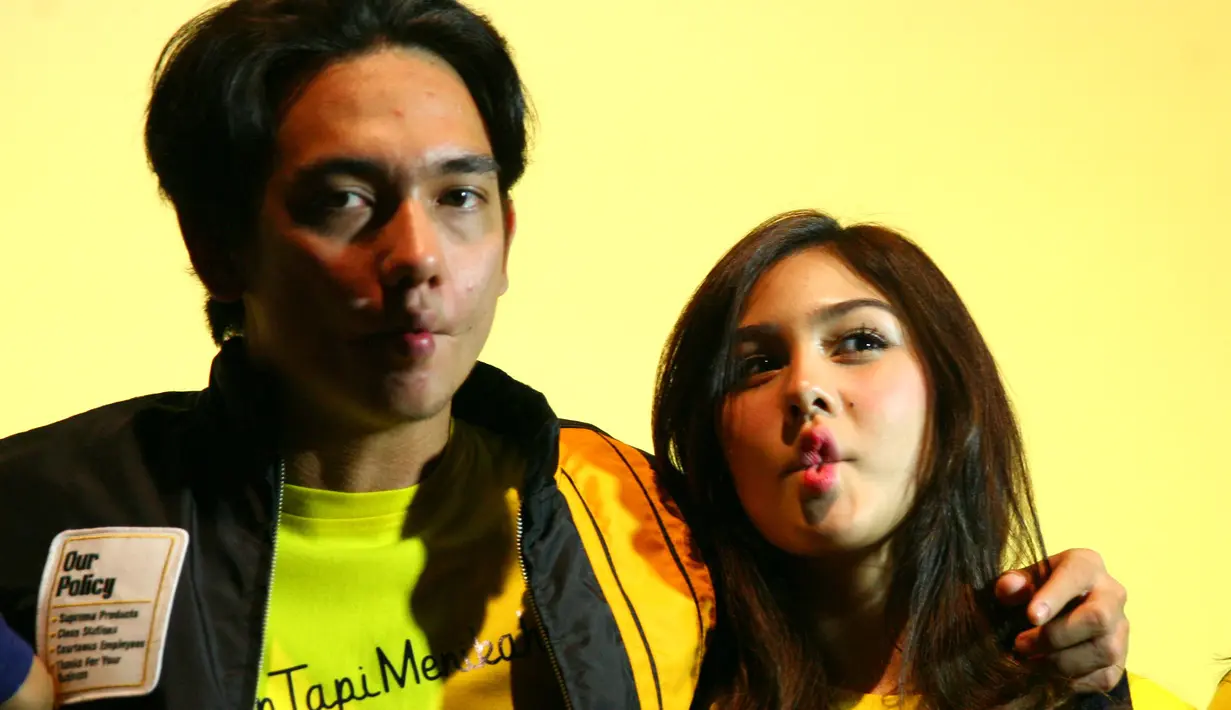 Berbagai komentar pun tentu saja muncul dari warganet. Ada yang merasa patah hati, namun ada juga yang menganggap ini hanya kepentingan film baru yang dibintangi oleh mereka. (Nurwahyunan/Bintang.com)