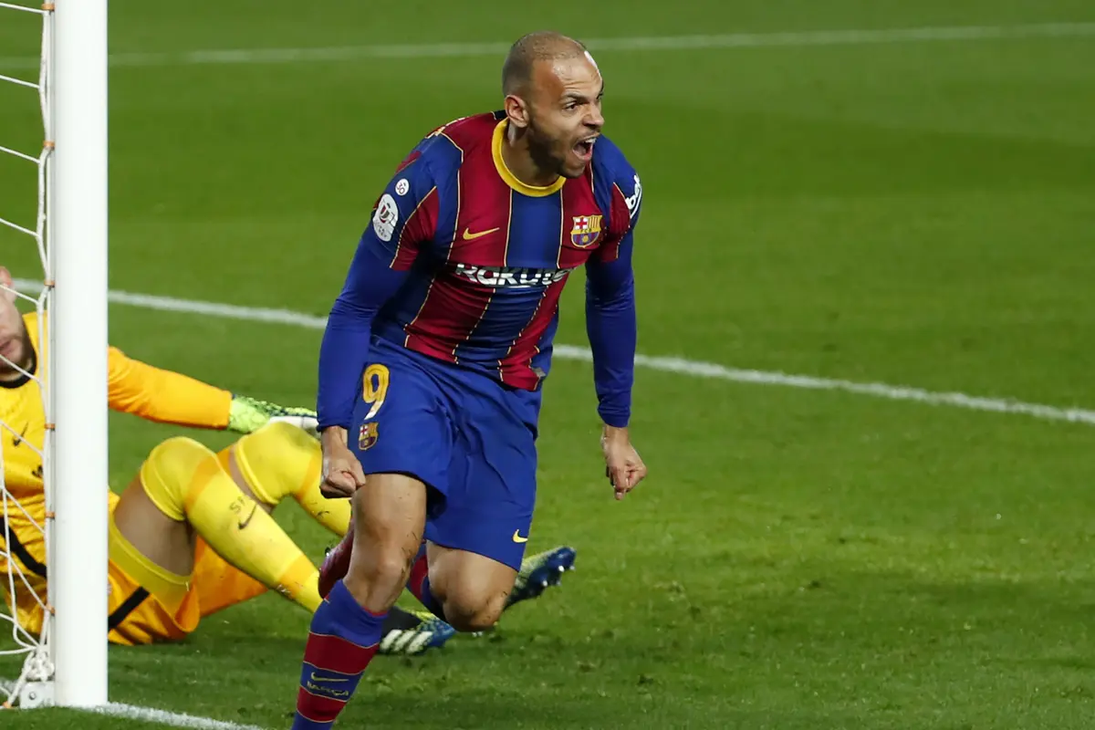 FOTO: Tak Terpengaruh Barcagate, Barcelona Menang Dramatis 3-0 atas Sevilla dan Lolos ke Final - Martin Braithwaite