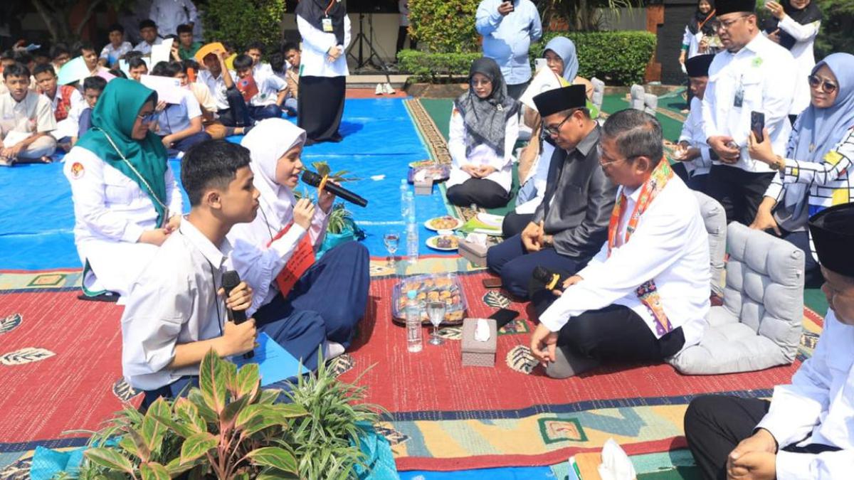 Dua Siswa Disabilitas Netra Warnai Momen MPLS dengan Lantunan Ayat Al-Quran
