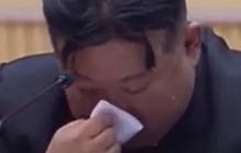 FOTO: Momen Langka Kim Jong-un Menangis Saat Pidato di Depan Ibu Ibu Korea Utara