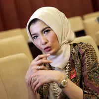 Foto Arzetti Bilbina di Gedung DPR (Adrian Putra/bintang.com)