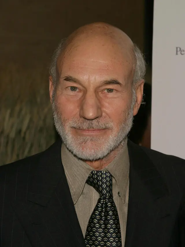 Patrick Stewart pada 2003. (Peter Kramer / Getty Images North America / Getty Images via AFP)
