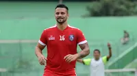 Penyerang baru Arema, Robert Lima Guimaraes, terhormat dijuluki gladiator. (Bola.com/Iwan Setiawan)