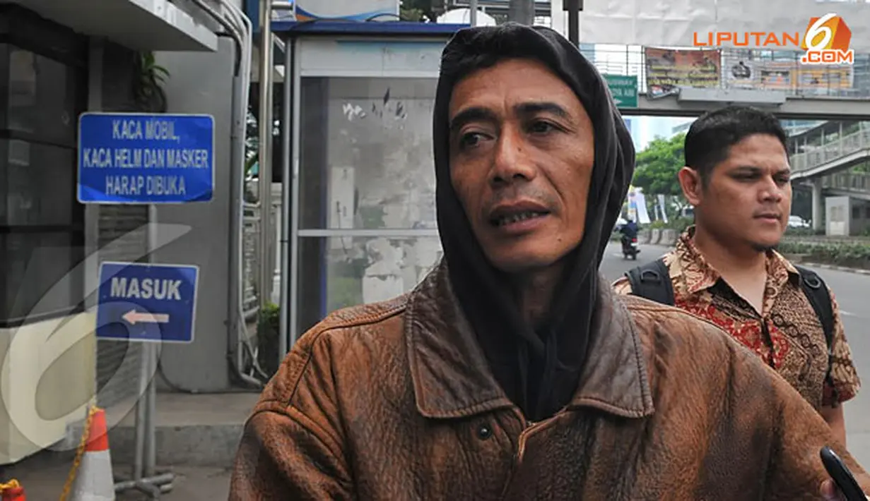 Pada Wartawan, Asep mengaku selama menjadi supir Rudi Rubiandini ia banyak bertemu orang. Hanya saja Asep tidak mengenal orang-orang yang ditemuinya tersebut (Liputan6.com/Herman Zakharia).