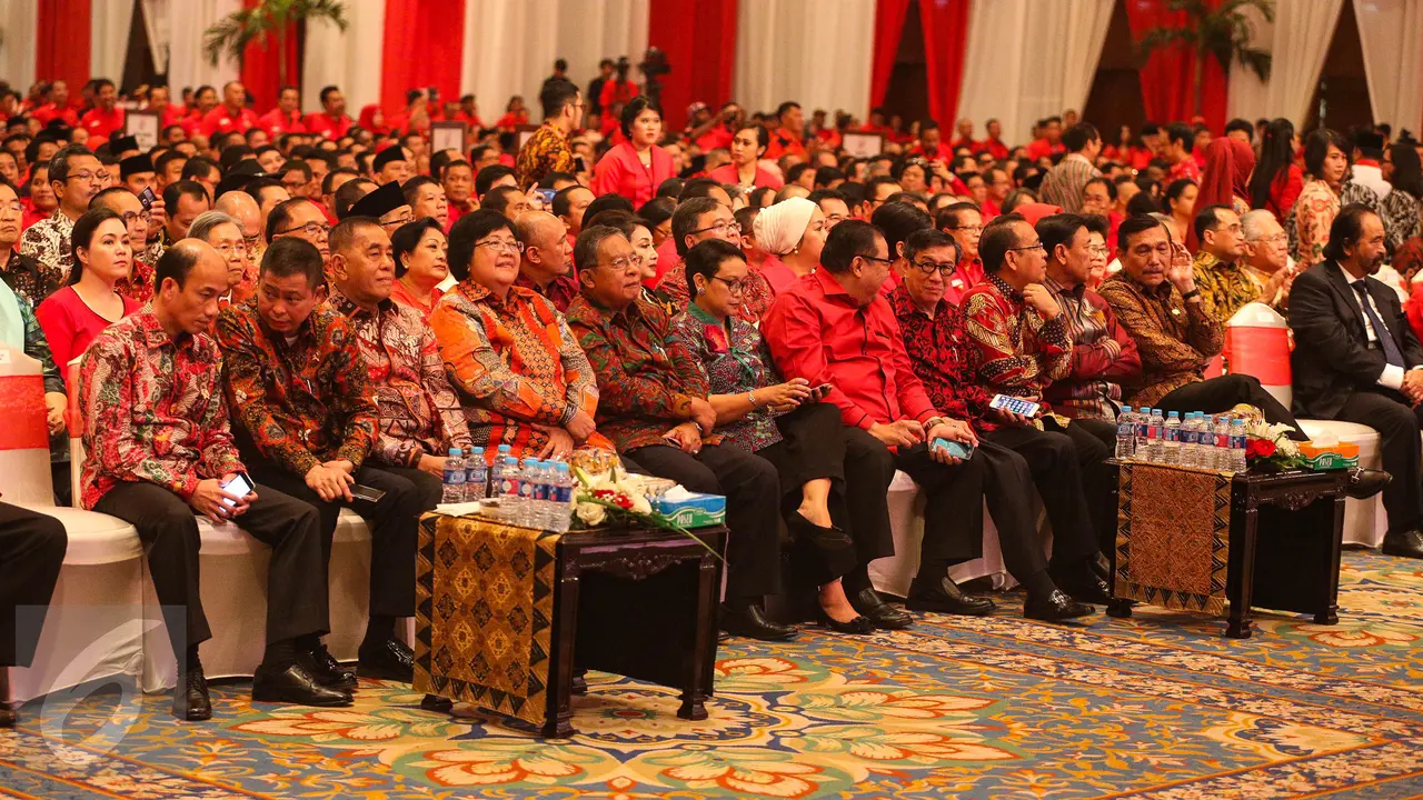 HUT PDIP