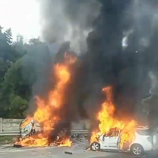 Tabrakan Beruntun di Tol Jakarta-Cikampek Km 58