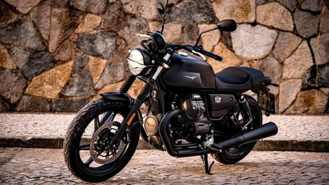 Moto Guzzi V7 Stone