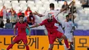 Tiga pemain Korea Selatan mendapat kartu kuning pada setengah jam pertama, termasuk bek tengah Kim Min Jae. (AP Photo/Thanassis Stavrakis)