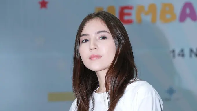 [Bintang] Olivia Jensen