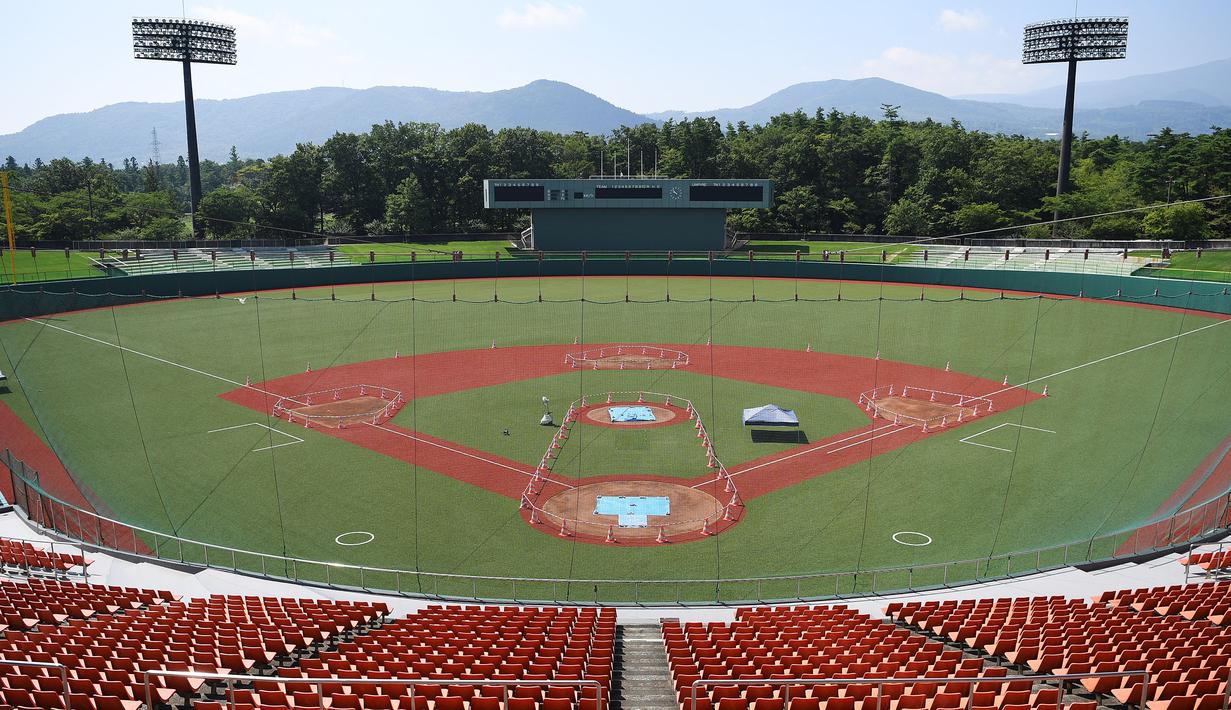 Stadion Fukushima Azuma Baseball merupakan bagian dari Taman Olahraga Azuma, yang dibagi menjadi empat ruang rekreasi, yaitu Area Olahraga, Area Alam, Area Keluarga, dan Area Sejarah. Venue ini akan digunakan cabang olah raga baseball dan softball. (Foto: AFP/Charly Triballeau)