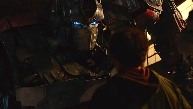 Optimus Prime dan Noah Diaz