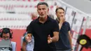 Christophe Galtier. Kesuksesan mengantar Lille menjuarai Ligue-1 musim lalu tidak membuat pelatih berusia 55 tahun ini dipertahankan manajemen klub. Ia justru hengkang ke OSG Nice musim ini. Hingga pekan ke-9 Nice ada di posisi 3 dengan 16 poin dan masih memiliki 1 partai tunda. (AFP/Valery Hache)