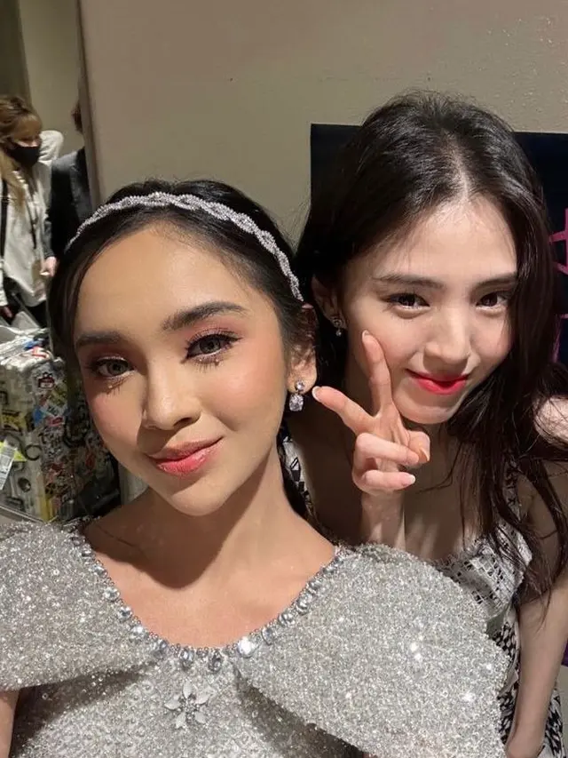Lyodra Ginting Tampil Secantik Bidadari dengan Gaun Putih di Asia Artist Award 2022, Foto Bareng Han So Hee-New Jeans
