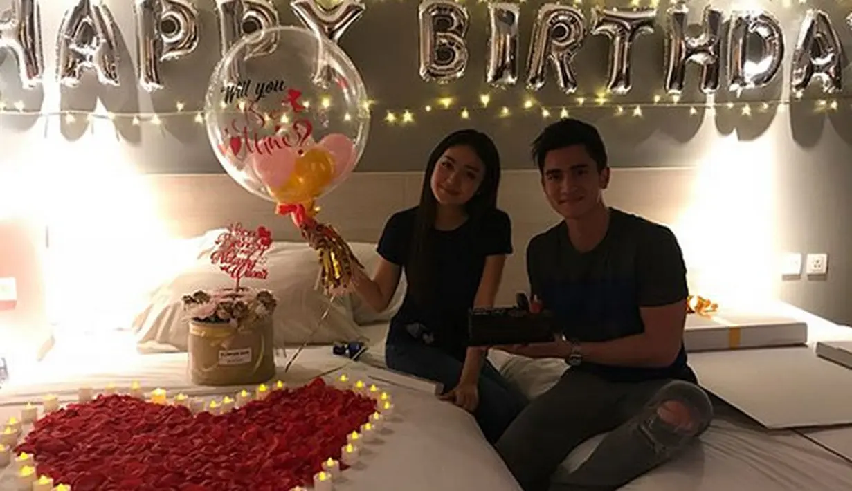 Seperti belum lama ini, Verrell Bramasta memberikan kejutan yang begitu romantis untuk Natasha Wilona yang berulang tahun. Jadi, mereka ini pacaran atau sahabatan ya? (Instagram/bramastavrl)
