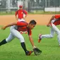 Timnas Baseball Divisi Senior League Indonesia latihan di Lapangan Baseball Gelora Bung Karno Senayan, Jakarta, untuk persiapan Asia Pacific Middle East Tournament 2014. (ANTARA FOTO/Aditya Ramadhan/kye/mes/14)