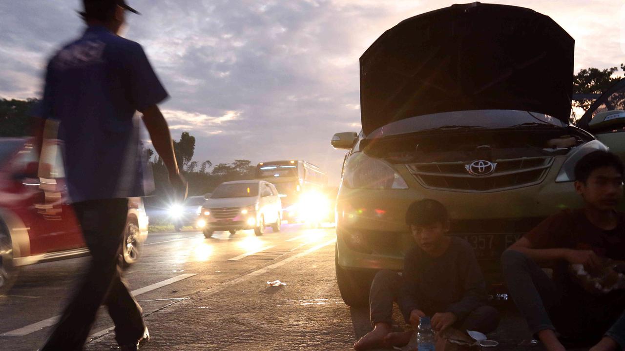 Jangan Berhenti Sembarangan, Ini Lima Aturan Berkendara di Bahu Jalan Tol