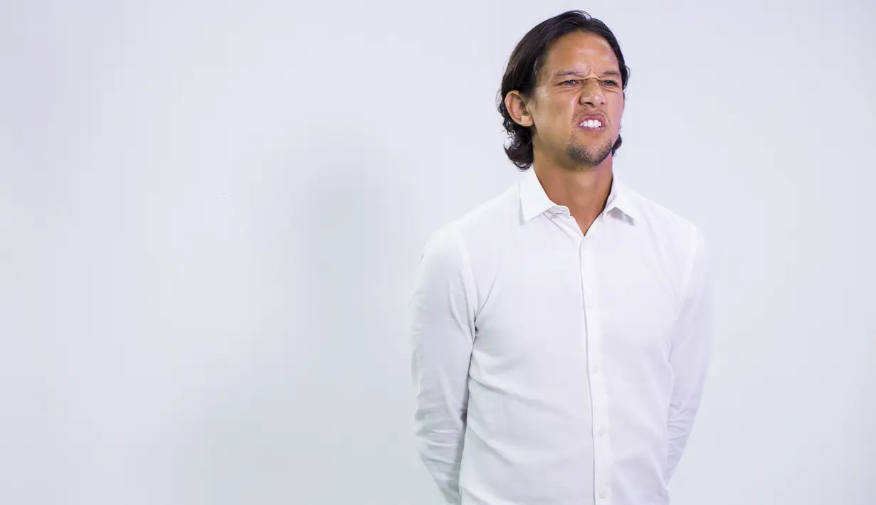 Pemain Bali United, Irfan Bachdim, saat hadir pada Indonesian Soccer Awards 2019 di Studio Indosiar, Jakarta, Jumat (10/12). Acara ini diadakan oleh Indosiar bersama APPI. (Bola.com/M Iqbal Ichsan)