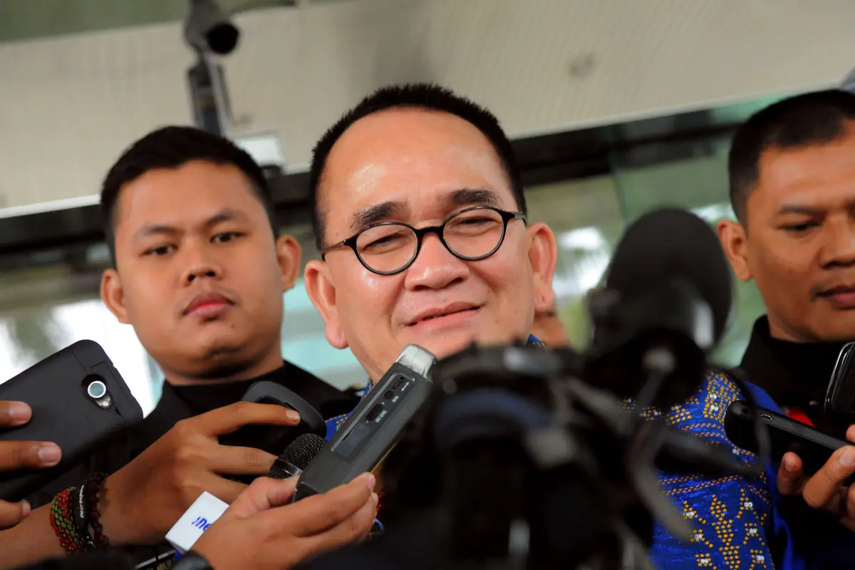[FOTO] Aksi Ruhut Usai Diperiksa KPK