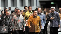 Wakil Presiden Jusuf Kalla saat tiba di acara Penandatanganan Perencanaan dan Percepatan Pembangunan Infrastruktur Energi dan Pertambangan di Auditorium BPPT di Jakarta, Senin (10/8/2015). (Liputan6.com/Johan Tallo)