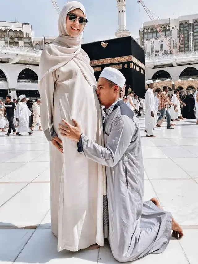 6 Artis Ini Jalani Ibadah Umroh ketika Hamil Anak Pertama