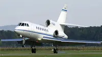 "Presiden Tomislav Nikolic dan para penumpang lain terlempar di dalam kabin Falcon 50, sebelum pilot berhasil menguasai kembali pesawat."