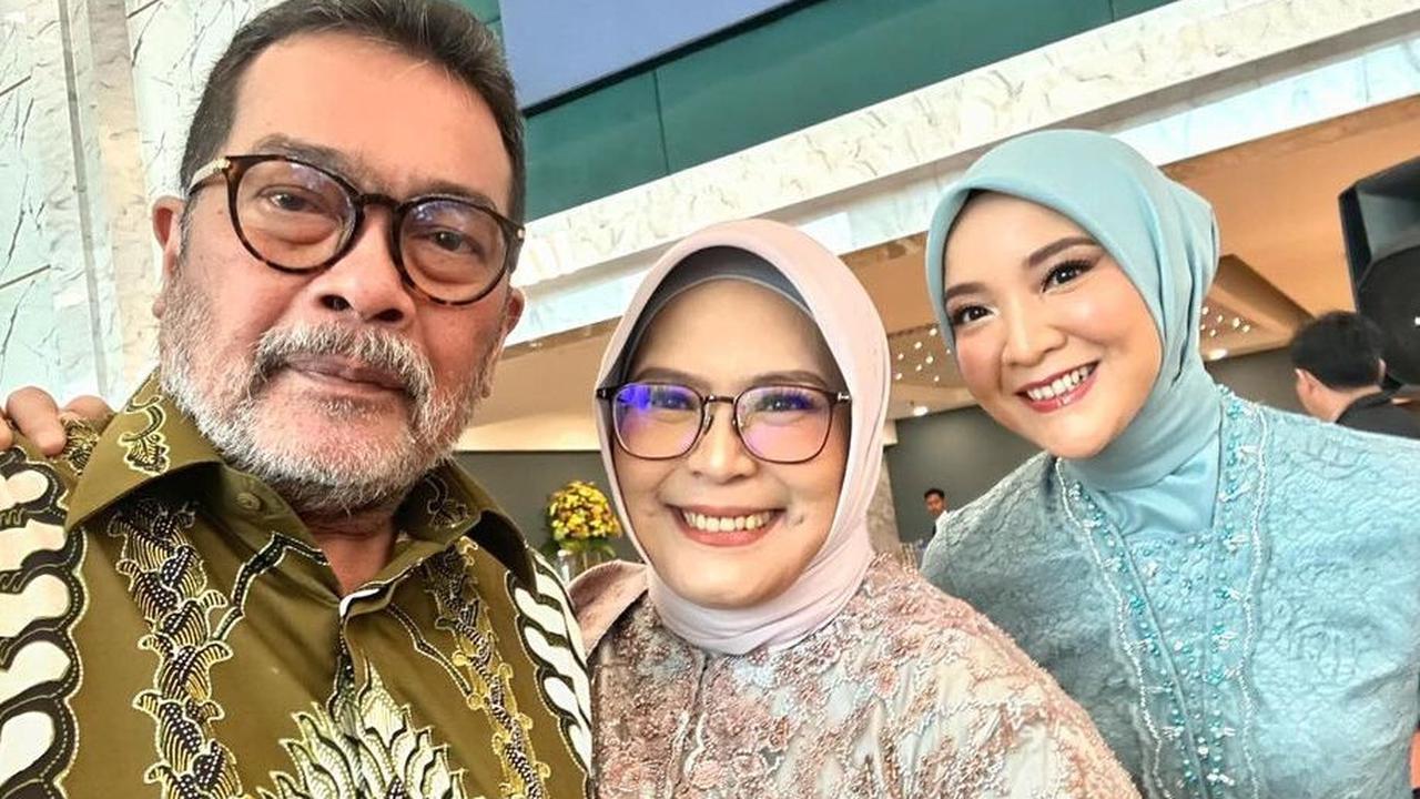 Bos Pelindo Herbert Timbo Parluhutan Siahaan membagikan momen saat dirinya hadir dalam acara pernikahan putra dari asisten Erick Thohir Ratna Irsana. <br>