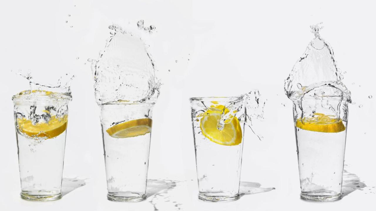 Diet lemon bekerja dengan mengurangi asupan kalori secara drastis, yang pada akhirnya dapat mengakibatkan penurunan berat badan.