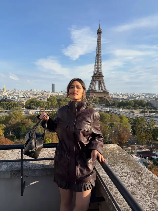 Dua Beauty Look Raisa Curi Perhatian di Paris Fashion Week, dari Soft Effortless hingga Bold Dramatis