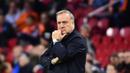 Ekspresi pelatih Belanda, Dick Advocaat saat melihat timnya melawan Swedia pada kualifikasi Piala Dunia 2018 grup A di Amsterdam Arena, Amsterdam (10/10/2017). Belanda menang 2-0. (AFP/Emmanuel Dunand)