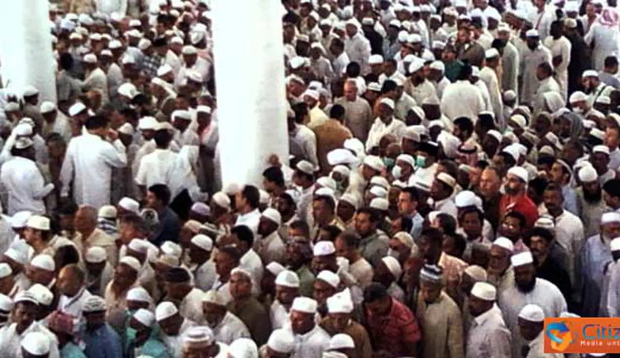 Citizen6, Madinah: Suasana usai sholat Jumat di Masjid Nabawi. (Pengirim: Aribowo Suprayogi)