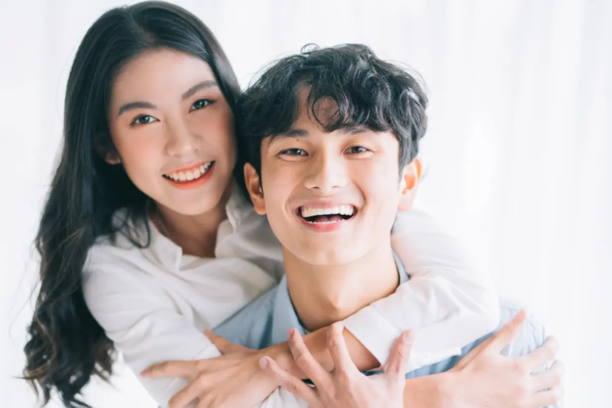 pasangan dan asyik diajak ngobrol