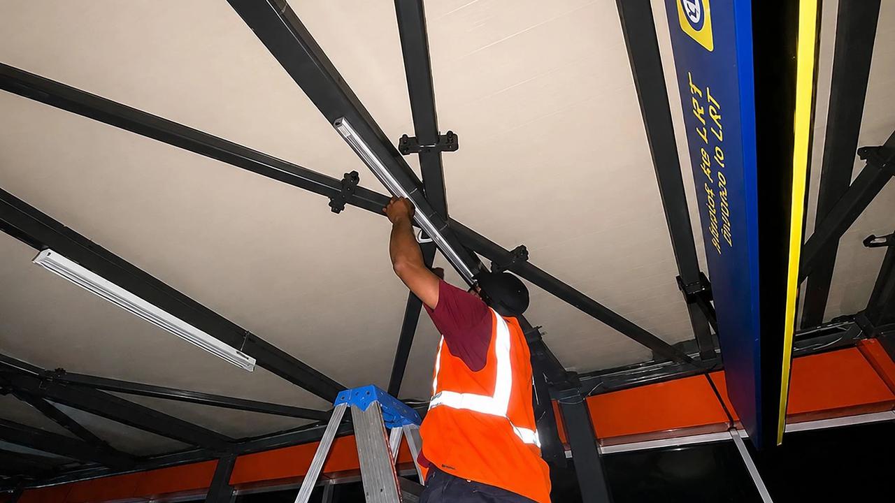 FOTO: KAI Tingkatkan Fasilitas Stasiun LRT Jabodebek Demi Kenyamanan Pengguna