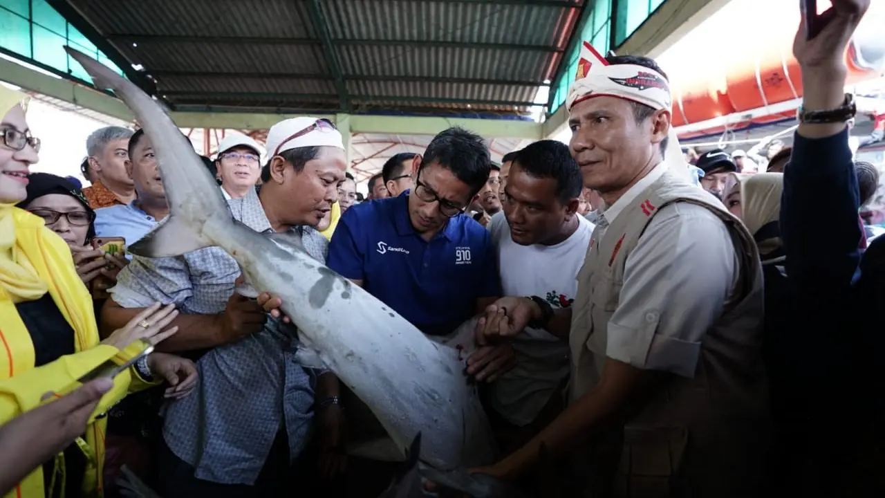 Sandiaga Uno bersama para nelayan di Indramayu (Dok. Tim Sandiaga Uno)