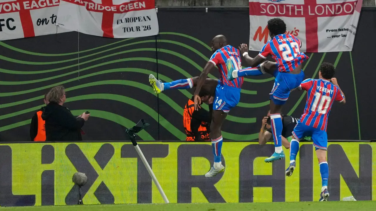 Foto: Momen Gol Semata Wayang Jean-Philippe Mateta yang Bawa Crystal Palace Juara Conference League