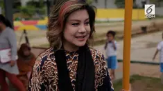 Sosok itu Millie Lukito dikenal sukses dalam bisnis dan aktivis pendidikan perempuan dan anak-anak. Millie juga mengajak para ibu untuk berkarya untuk menghasilkan penghasilan tambahan untuk kebutuhan rumah tangga
